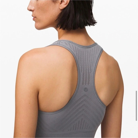 Lululemon Reveal SET  (tight & bra) - Picture 6 of 7
